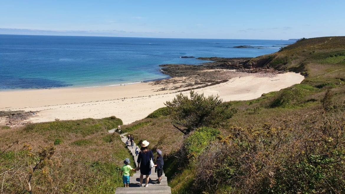 Erquy-Portuais Vue sur la plage de Portuais à Erquy